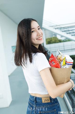 女保险公司推销员4